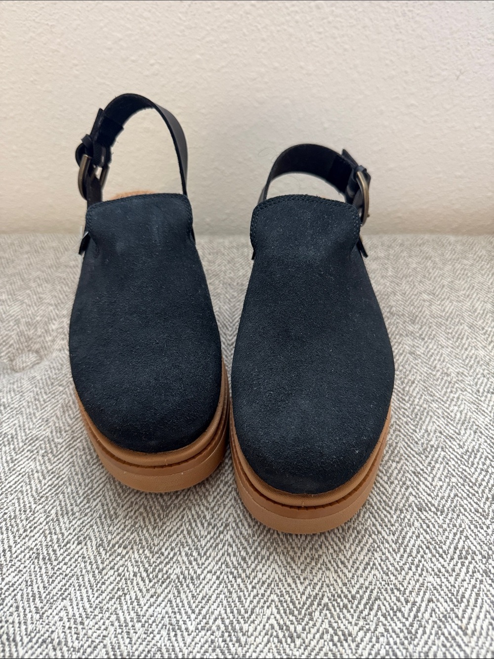 Reef Black Suede Platform Slingback Clog with Tan Sole - Picture 2 of 6